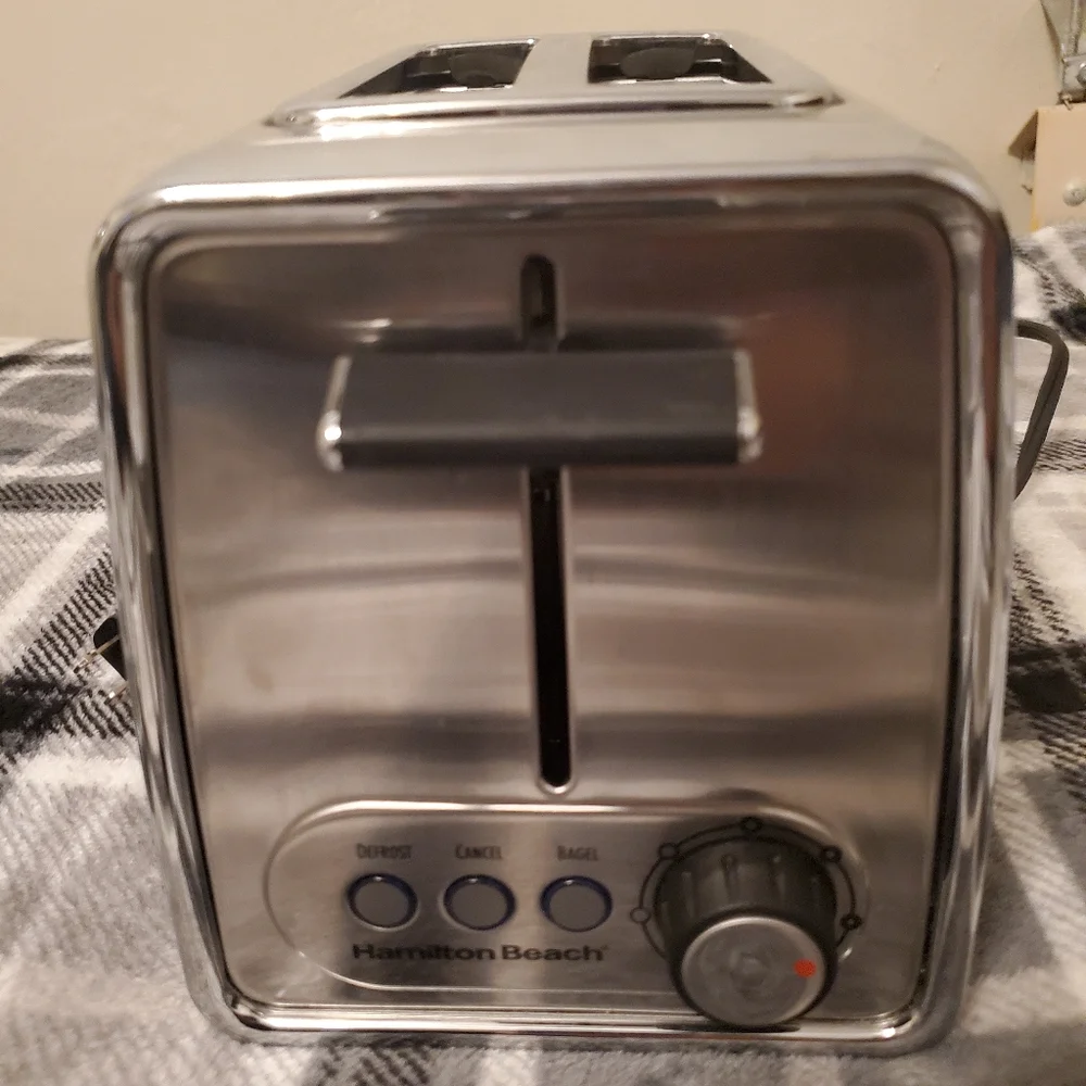 Hamilton Toaster - Picture 2 of 3